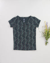 画像をギャラリービューアに読み込む, pima ruched tee . verdant trellis