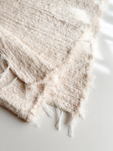 画像をギャラリービューアに読み込む, Handwoven textured rug / Cream / Medium / 135×70