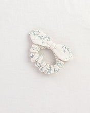 画像をギャラリービューアに読み込む, bow scrunchie . linen trellis