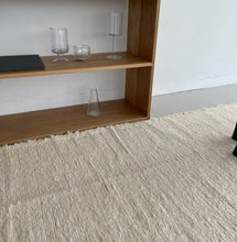 画像をギャラリービューアに読み込む, Handwoven textured rug / Cream / Large 200×150