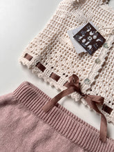 画像をギャラリービューアに読み込む, lace crochet camisole. natural