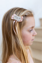 画像をギャラリービューアに読み込む, crochet flower hair clips. snowdrop tweed