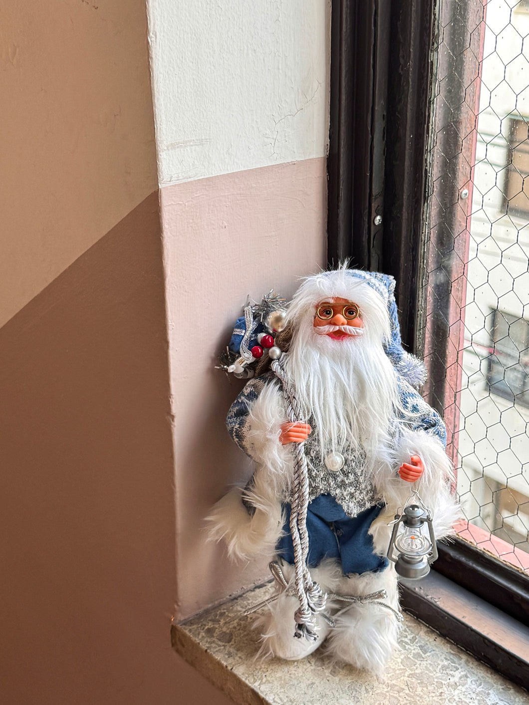 Classic Santa Claus / Blue