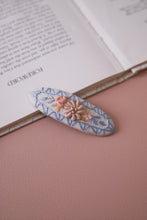 画像をギャラリービューアに読み込む, Embroidery flower hairpin