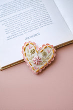 画像をギャラリービューアに読み込む, 【ラスト1点】Embroidery heart hairpin