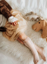 画像をギャラリービューアに読み込む, Claude - Gingham Knee-high Socks - Petite Taupe