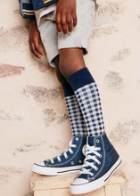 画像をギャラリービューアに読み込む, Claude - Gingham Knee-high Socks - Petite Taupe