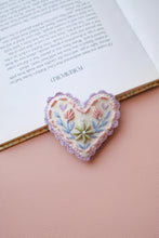 画像をギャラリービューアに読み込む, 〚Coming soon〛Embroidery heart hairpin