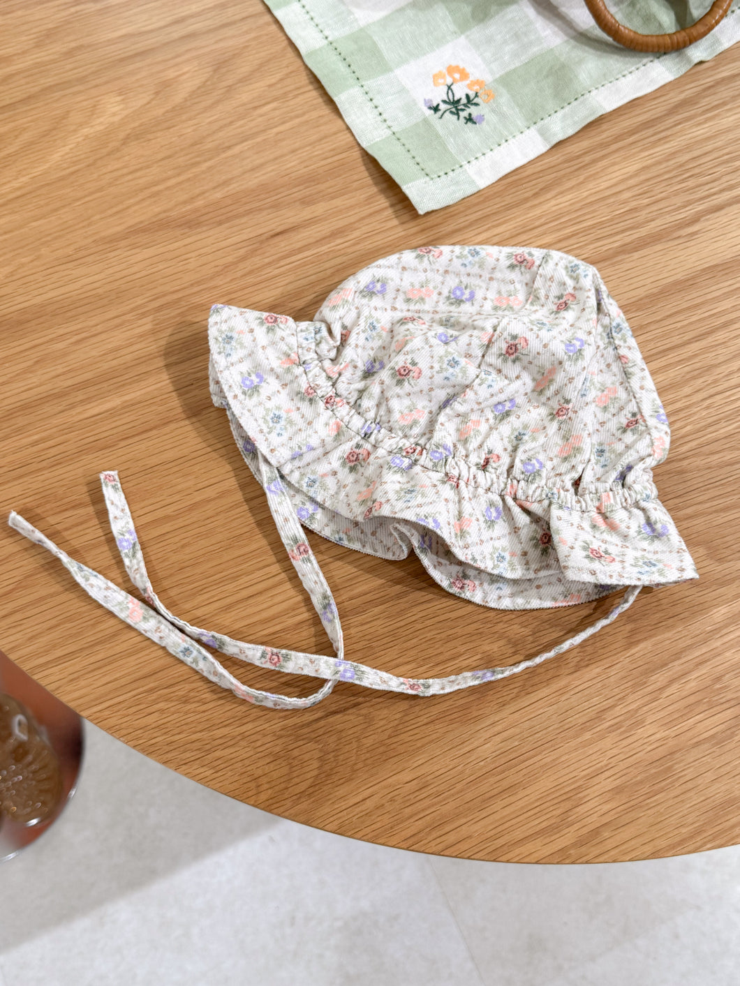 floral pattern code hat / ivory