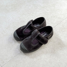 画像をギャラリービューアに読み込む, Cienta  | Velour T-strap shoes | GRIS