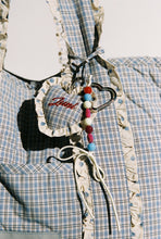 画像をギャラリービューアに読み込む, Heart Bag Charm - Blue Check