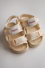 画像をギャラリービューアに読み込む, Beeju chunky Sandals / Cream