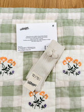 画像をギャラリービューアに読み込む, Diane - Ribbed Knee-high Socks with pompoms - Doux Agneaux