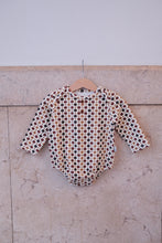 画像をギャラリービューアに読み込む, geometric pattern rompers / ivory