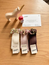 画像をギャラリービューアに読み込む, Eglantine - Embroidered Ruffle Ribbed Knee-high Socks - Vieux Rose