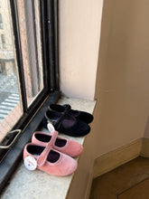 画像をギャラリービューアに読み込む, Cienta  | Velour single strap shoes (size 23〜27) | ROSA