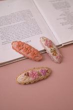 画像をギャラリービューアに読み込む, Embroidery flower hairpin