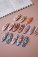 画像をギャラリービューアに読み込む, Embroidery flower hairpin