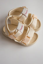 画像をギャラリービューアに読み込む, Beeju chunky Sandals / Cream