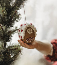 画像をギャラリービューアに読み込む, Gingerbread House Ornament with Mushroom