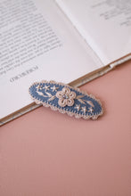 画像をギャラリービューアに読み込む, Embroidery flower hairpin