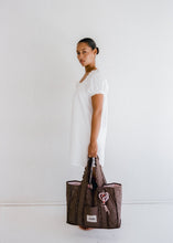 画像をギャラリービューアに読み込む, The Everything Bag - Cocoa Pinstripe