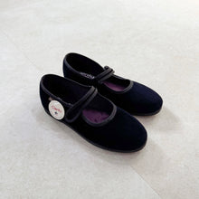 画像をギャラリービューアに読み込む, 【ラスト1点】Cienta  | Velour single strap shoes (Adult) | NEGRO