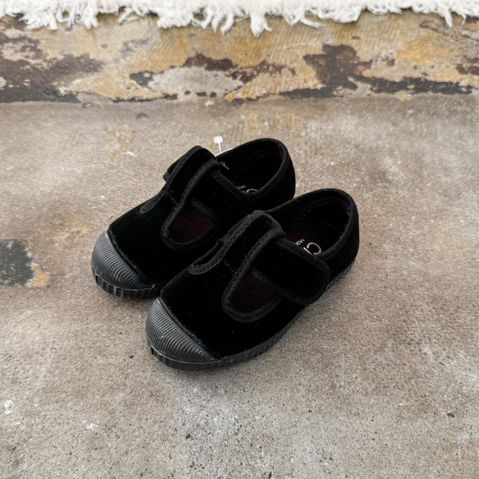 Cienta  | Velour T-strap shoes | NEGRO
