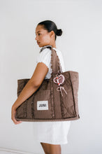 画像をギャラリービューアに読み込む, The Everything Bag - Cocoa Pinstripe