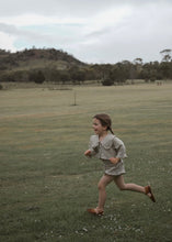 画像をギャラリービューアに読み込む, Carmen Linen Sets