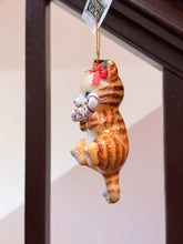 画像をギャラリービューアに読み込む, Cat With Candy Cane Ornaments / Orange