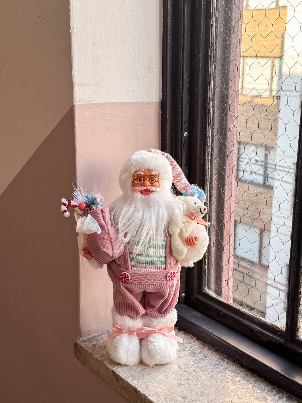 【12月再入荷予定】Classic Santa Claus / Pink