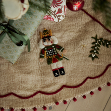 画像をギャラリービューアに読み込む, 【予約】Nutcracker Heirloom Tree Rug