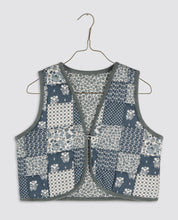 画像をギャラリービューアに読み込む, Bay Waistcoat - Patchwork Print Floral