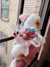 画像をギャラリービューアに読み込む, 【12月再入荷予定】Classic Santa Claus / Pink