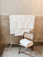 画像をギャラリービューアに読み込む, POPCORN RUG / OFF WHITE / MEDIUM / 4dots