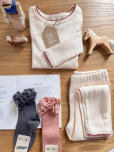 画像をギャラリービューアに読み込む, Lili - Lace Trim Ribbed Ankle Socks - Gris Galet