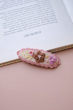 画像をギャラリービューアに読み込む, Embroidery flower hairpin