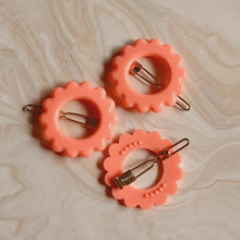 画像をギャラリービューアに読み込む, - Daisy - hair clip
