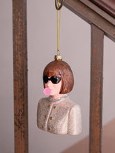 画像をギャラリービューアに読み込む, ANNA WINTOUR WITH BUBBLE