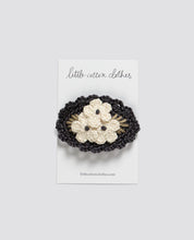 画像をギャラリービューアに読み込む, Crochet Hair Clip Flower Trio