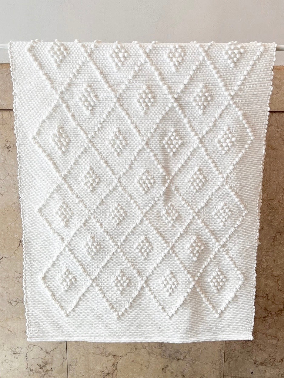 POPCORN RUG / OFF WHITE / MEDIUM / 16dots