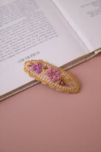 画像をギャラリービューアに読み込む, Embroidery flower hairpin