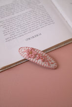 画像をギャラリービューアに読み込む, Embroidery flower hairpin