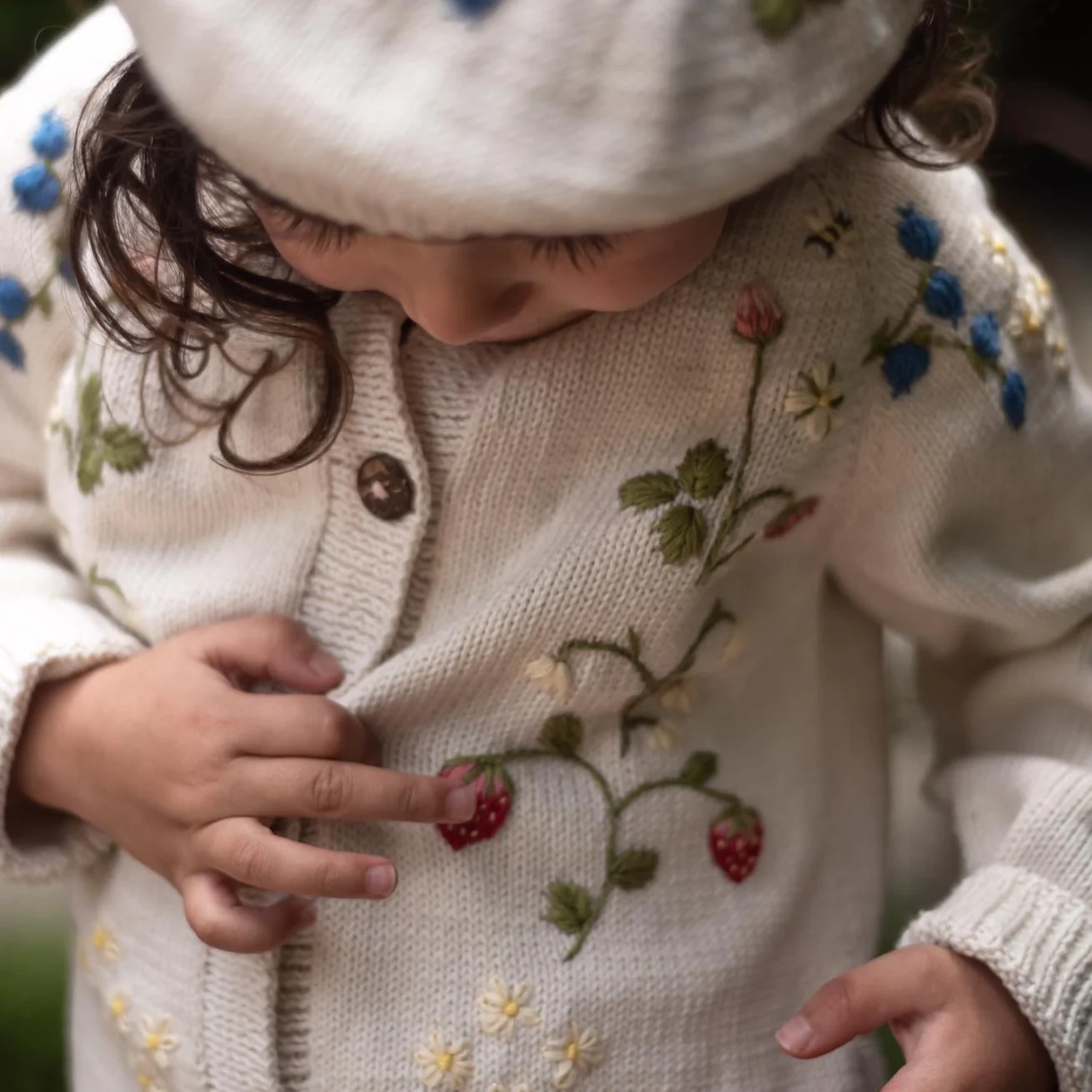 Shirley Bredal】Strawberry Cardigan / Marshmellow – Melty Colors Shirley Bredal】Strawberry Cardigan / Marshmellow – Melty Colors