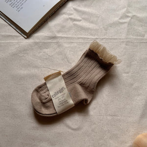 Tulle Frill Ribbed Ankle Socks- Petite Taupe