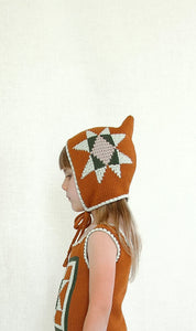 patchwork quilt bonnet. acorn