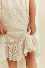 画像をギャラリービューアに読み込む, Lace Daisies Dress - off white